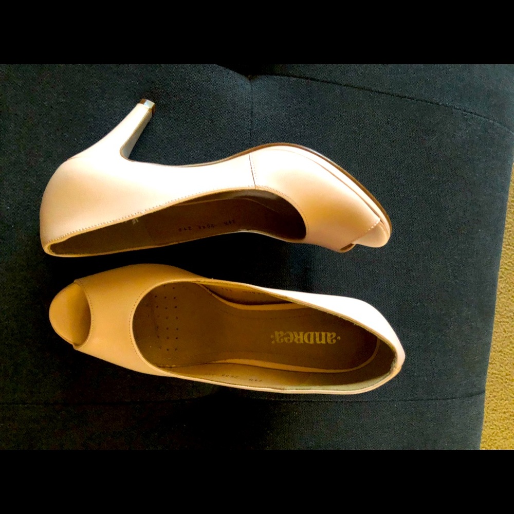 Very  cute and comfortable shoes ..